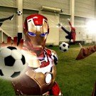 Super herois jogando futebol