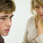 10 erros que afastam o adolescente dos pais