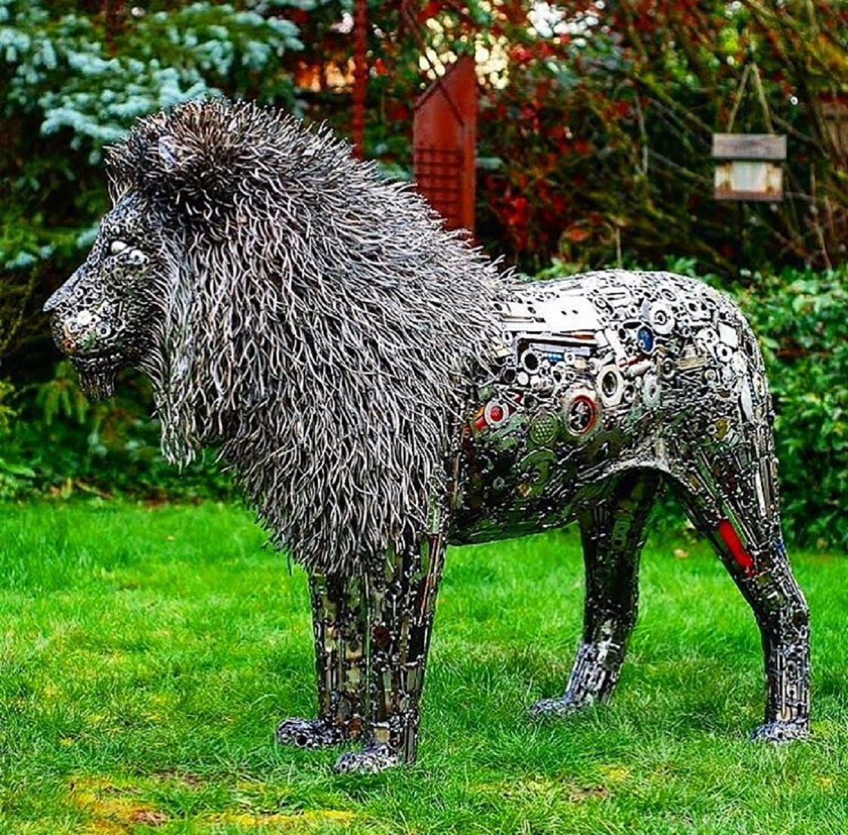 Brian Mock artista americano transforma porcas parafusos e sucata em esculturas de animais em tamanho real 7