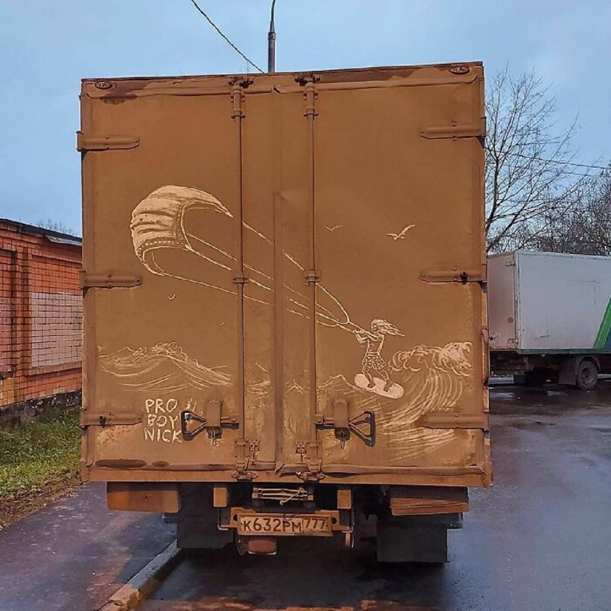 Nikita Golubev artista russa cria desenhos incriveis em caminhoes e tecnica chama atencao 20