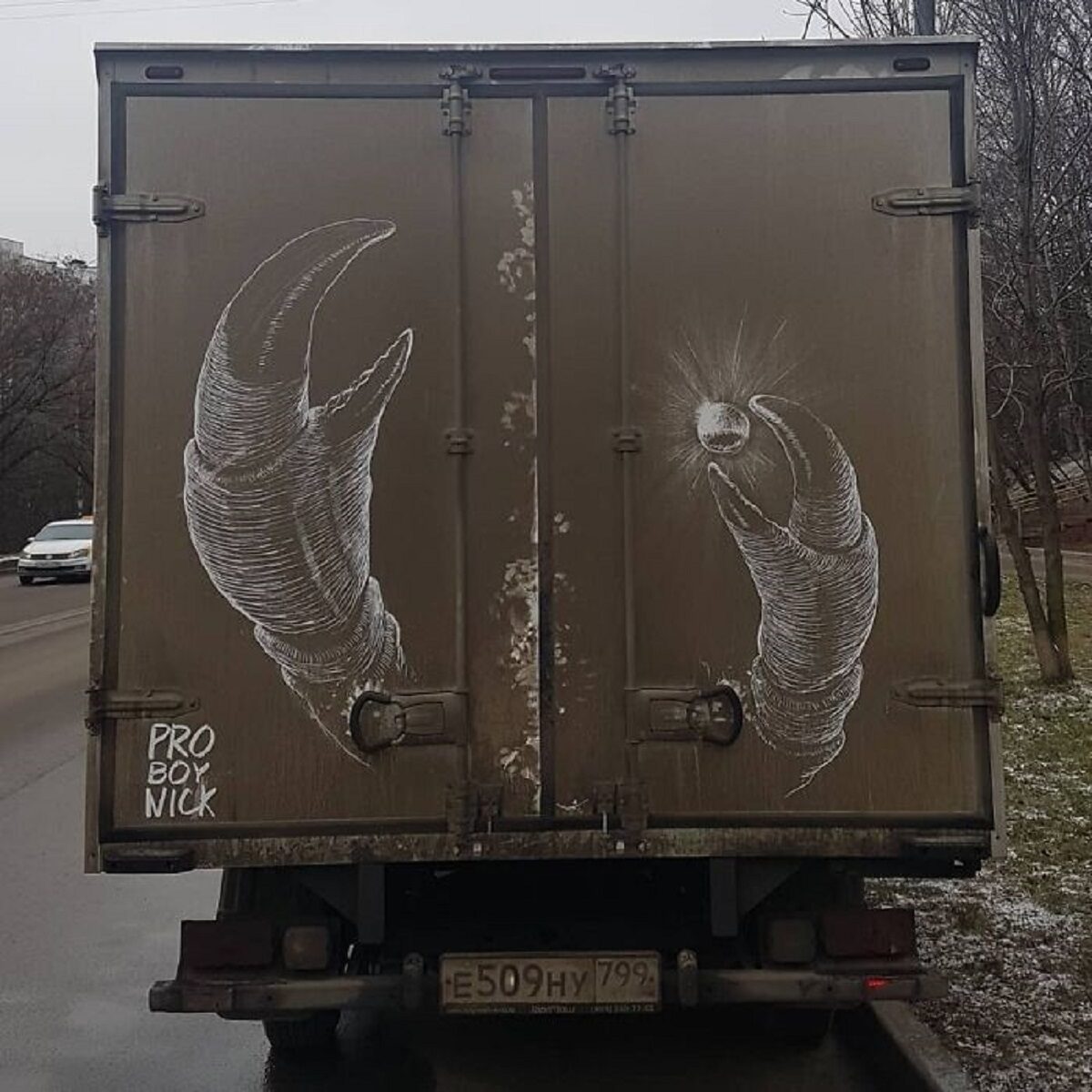 Nikita Golubev artista russa cria desenhos incriveis em caminhoes e tecnica chama atencao 21