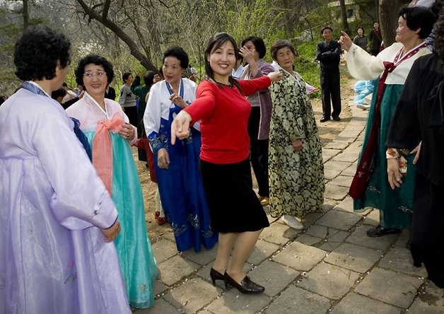 Eric Lafforgue estes norte coreanos sorrindo vao te ajudar a romper mitos e preconceitos 12