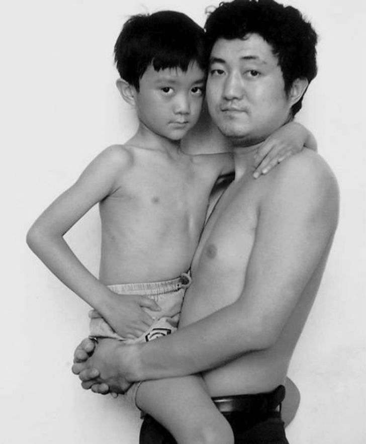 Sequencia de fotos de pai e filho ao longo de 26 anos 7