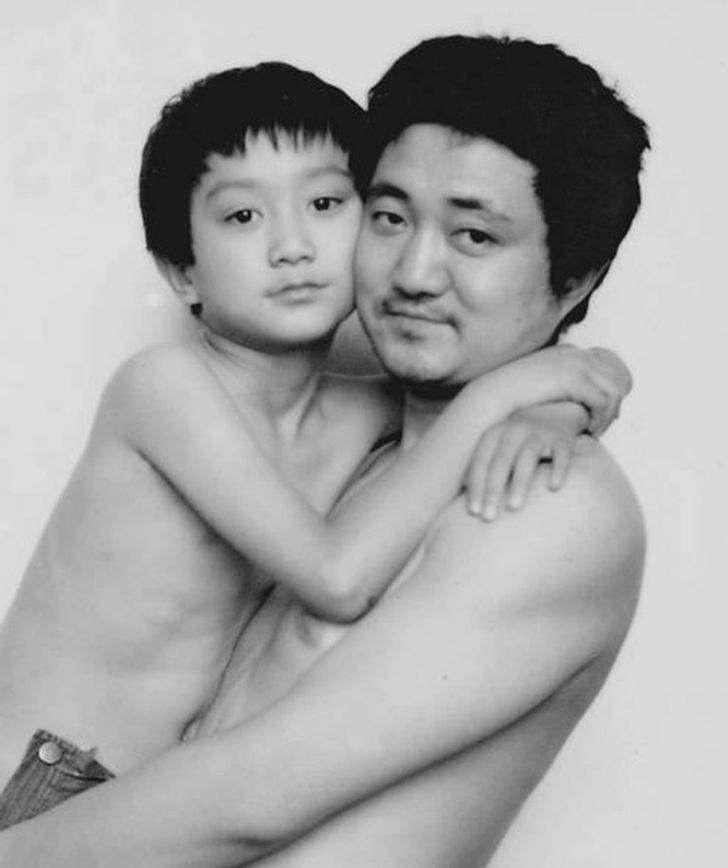 Sequencia de fotos de pai e filho ao longo de 26 anos 8