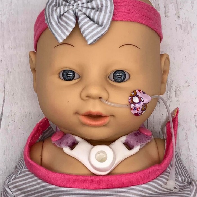 Bright Ears UK organizacao sem fins lucrativos cria bonecas inclusivos para criancas 18