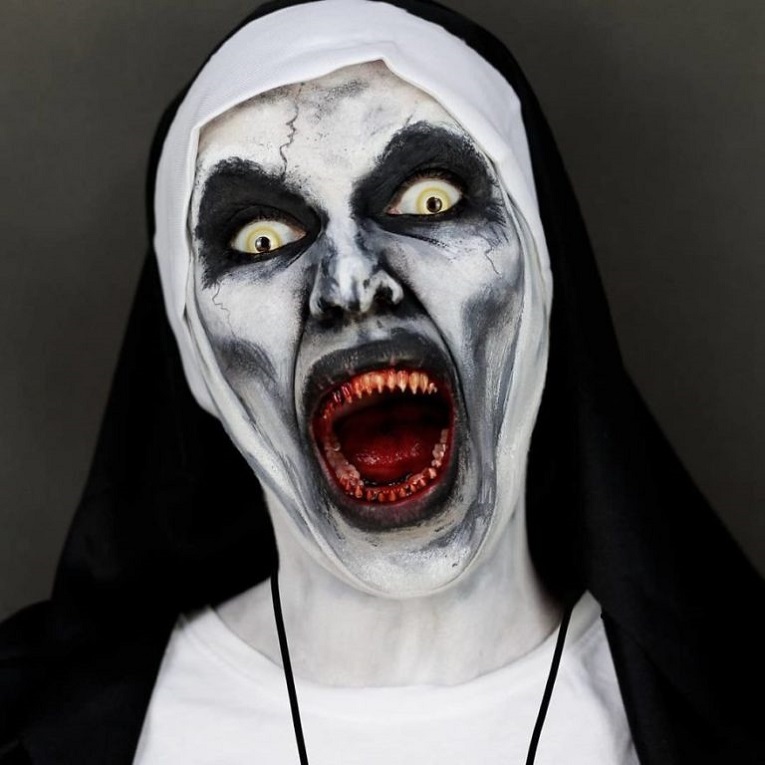 Julia Wunderlich maquiadora pinta horripilantes maquiagens de Halloween 15