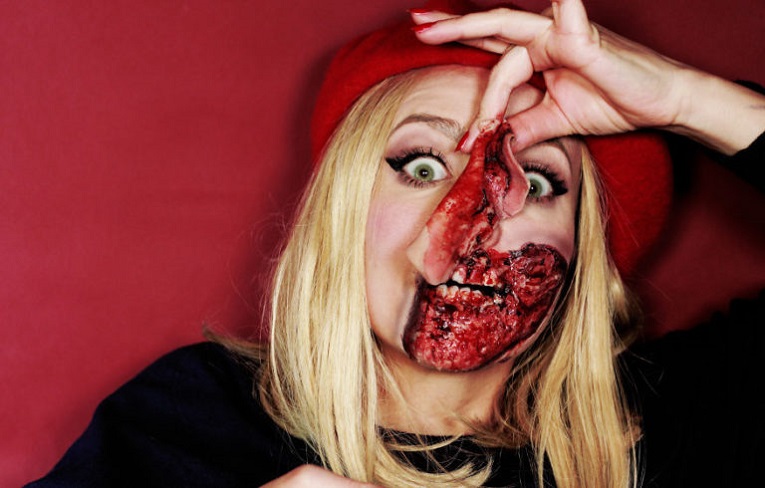 Julia Wunderlich maquiadora pinta horripilantes maquiagens de Halloween 30