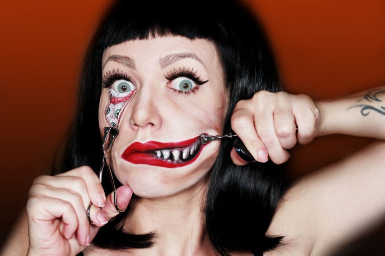 Julia Wunderlich maquiadora pinta horripilantes maquiagens de Halloween 31