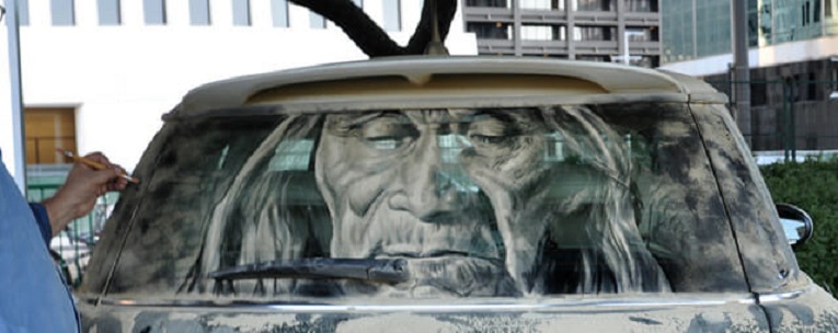 Scott Wade da Vinci do Po cria desenhos em carros empoeirados 6