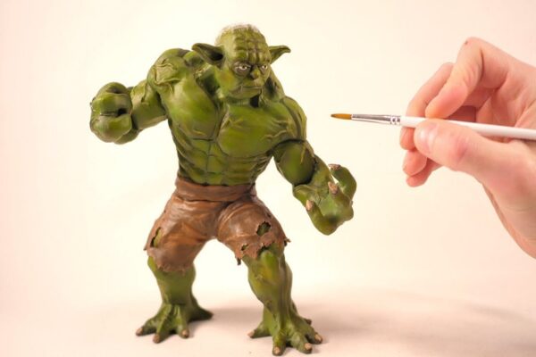 Mashup do Hulk com o Yoda em escultura de argila