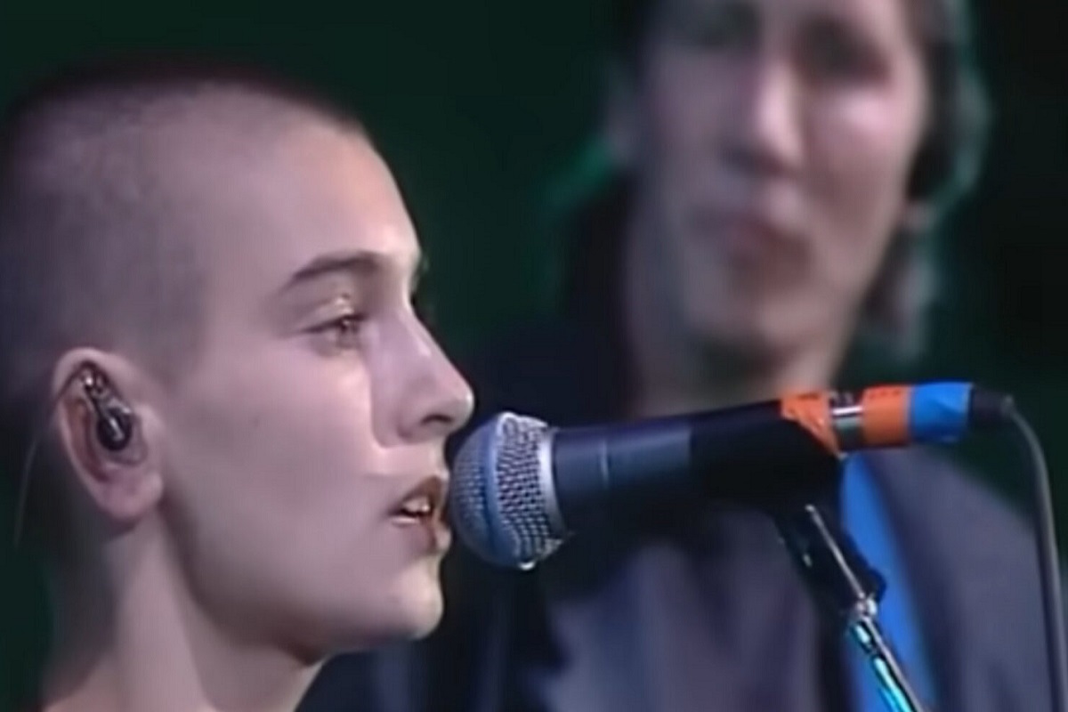 Sinéad O'Connor canta 'Mother' do Pink Floyd com Roger Waters em 1990
